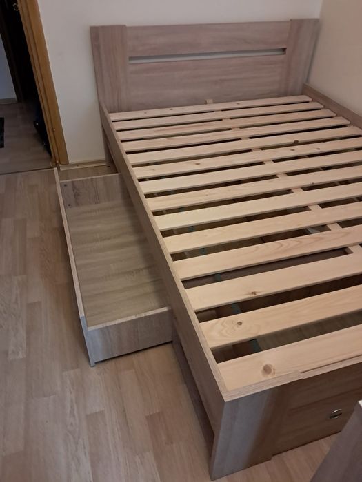 Łóżko z szufladami