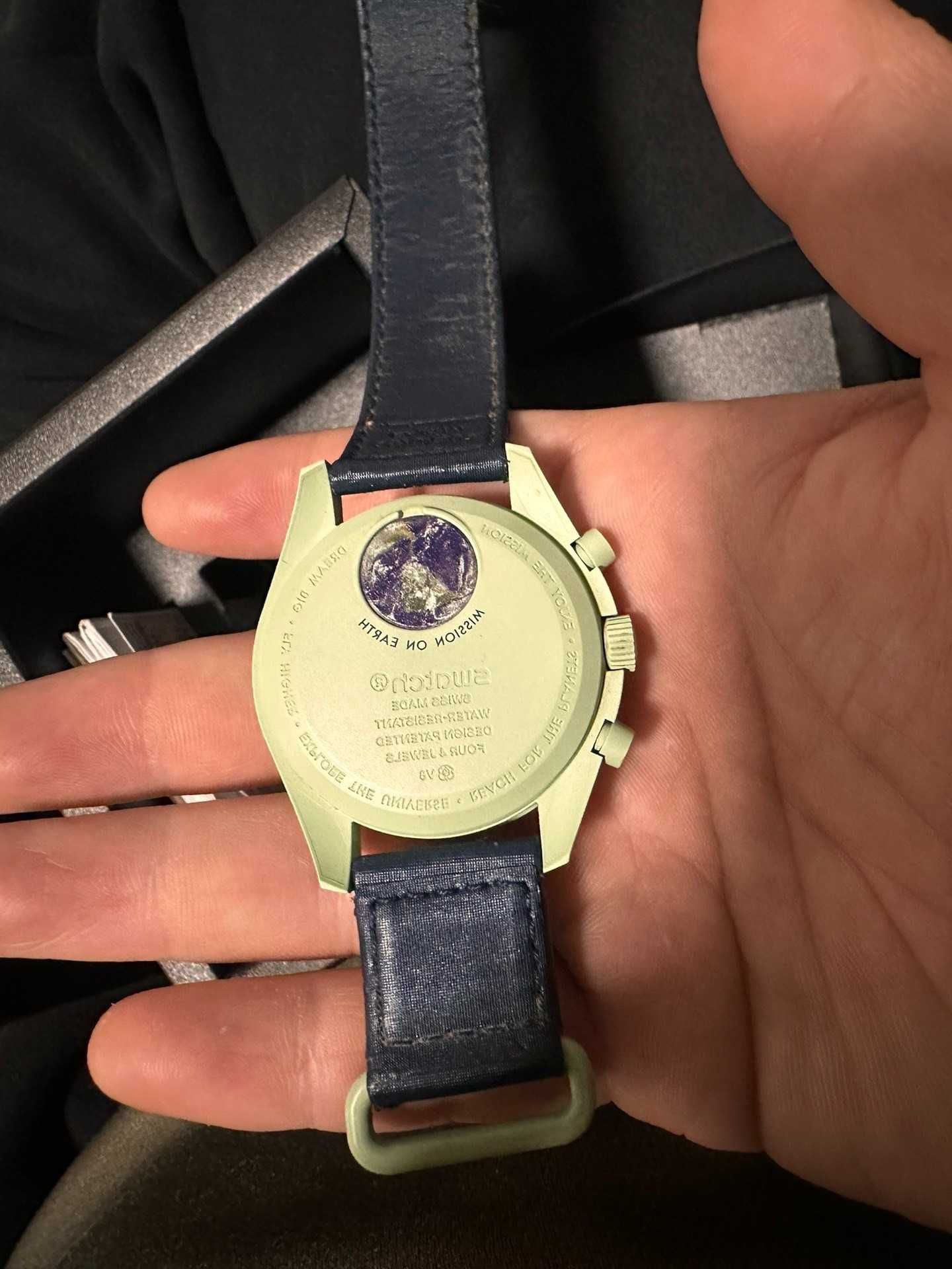 Omega x Swatch Ziemia SO33G100 - zegarek dobry stan