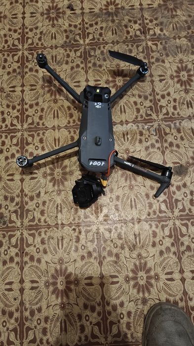 Мавік 3е не дуже в новому стані.