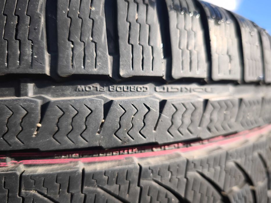 Koła 18x8 cala felgi ATT prawie nowe opony NOKIAN