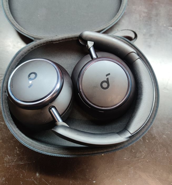 Навушники Anker Soundcore Q45 з мікрофоном.