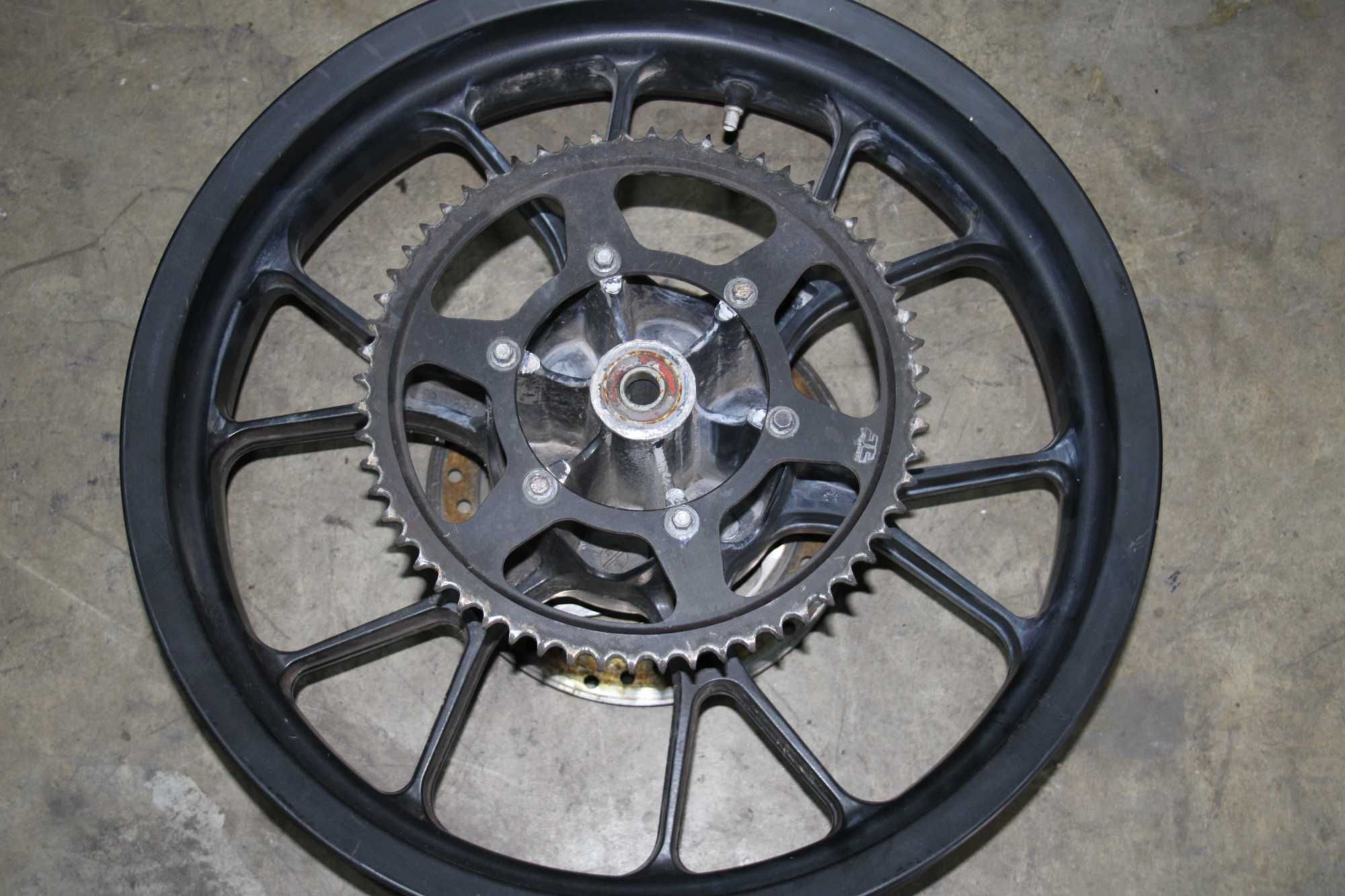 Felga Tył Tylna Tarcza Hamulcowa Zębatka Aprilia RS4 50 , 13-21 / 125