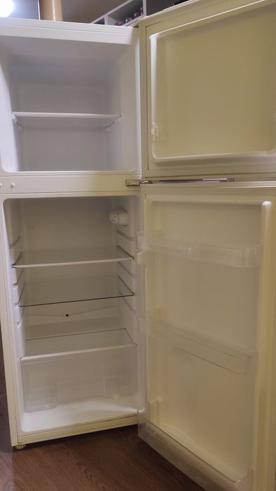 Холодильник Elenberg MRF-146O, бв, для 1 людини