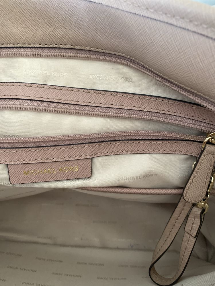 Mala Michael Kors