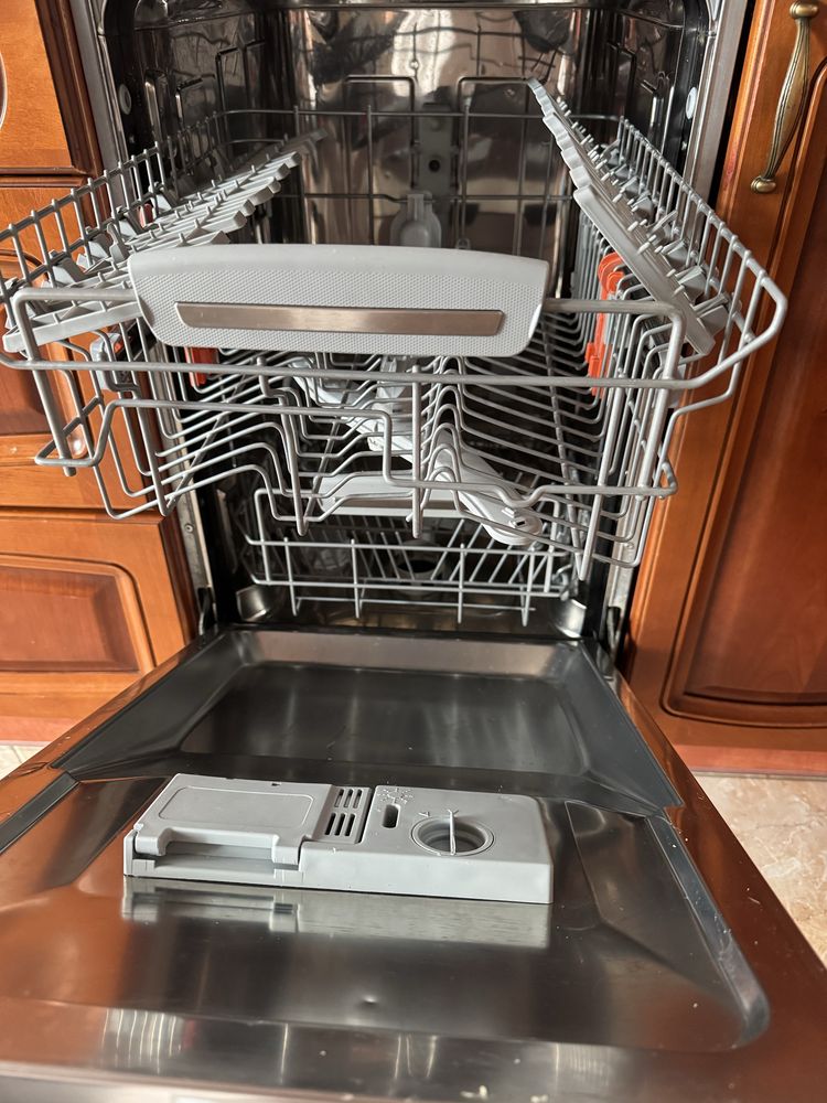 Посудомийна машина Hotpoint Ariston б/у 45 см