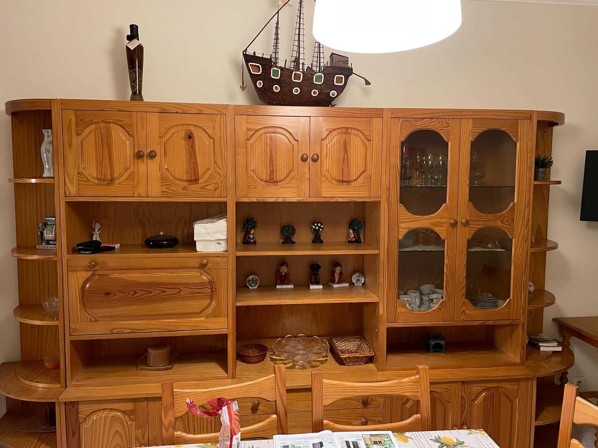 Armário de Sala com muita arrumação