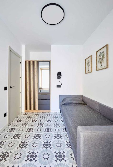 Власник. Продам будівлю 2 квартири біля Барселони та Франції. Льорет.