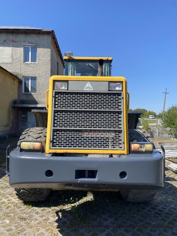Фронтальний навантажувач LG 958