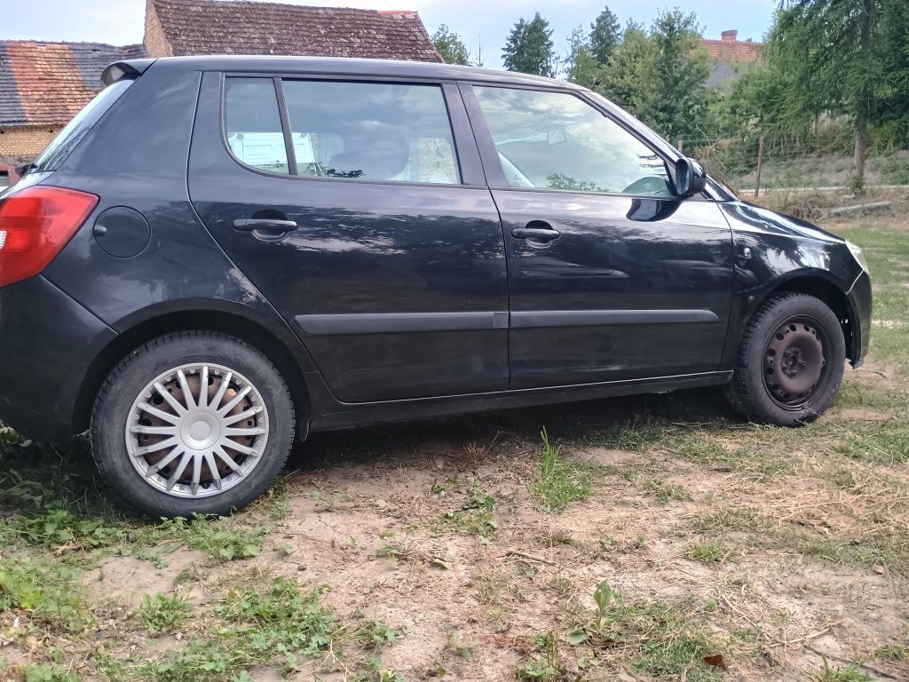 Fabia 2 alternator rozrusznik lampa blotnik 1.2 kolor 9910 - wszystko
