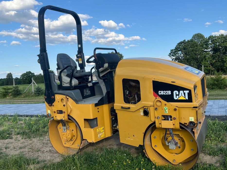 Caterpillar Walec drogowy CAT 100cm CB22B 2017r  zagęszczarka Catepillar CB 22 B Szer 100 cm Wibracja na oba bębny Zbiorniki na wodę Bomag  2,5 tony 24KW  Walec zagęszczarka Cat CB22B 2,5 tony 2500 kg Bomag  Wacker Ammann 100