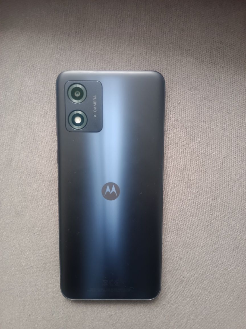 Smartfon Moto E13