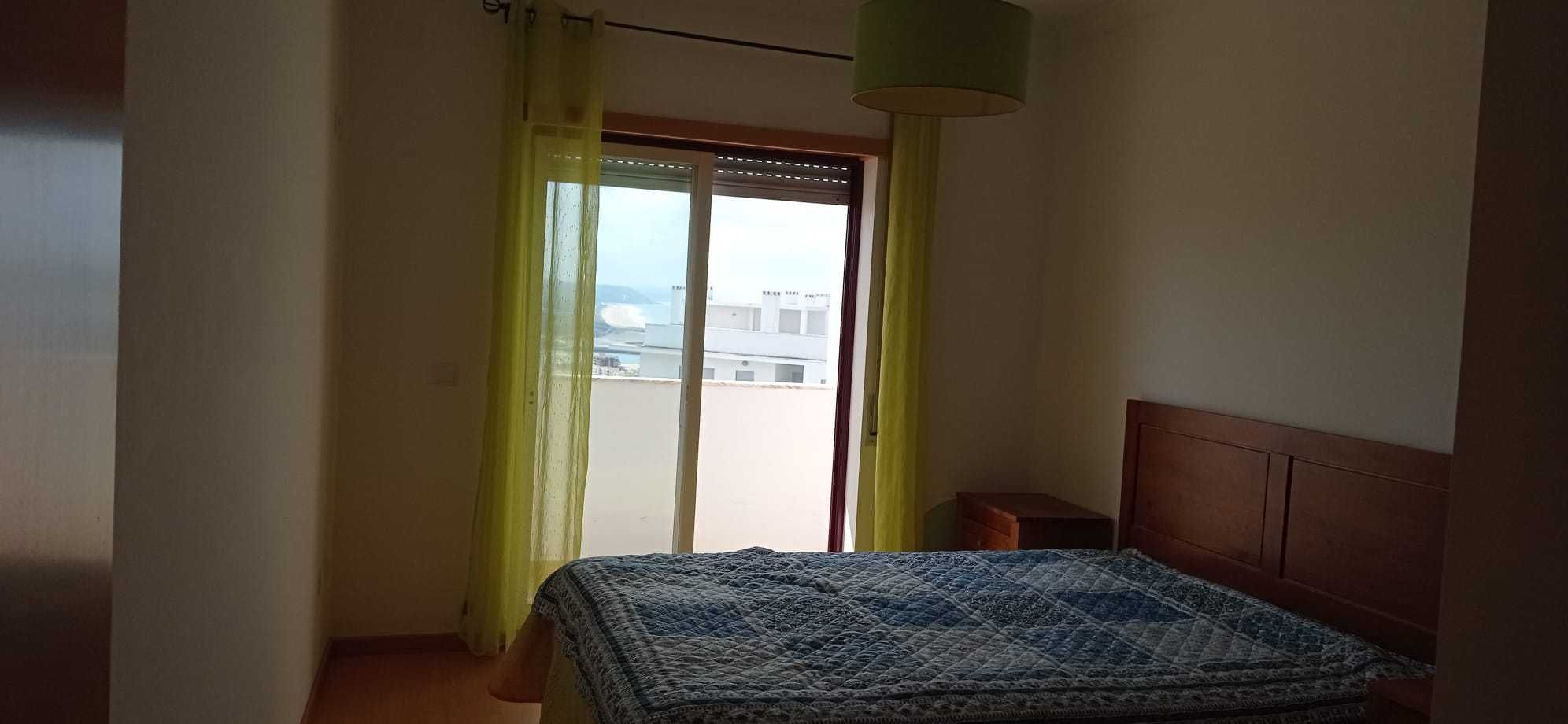 Arrendo T2 com garagem Nazaré