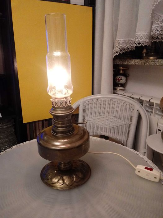 Duże lampy retro stołowo - gabinetowe a'la naftowe