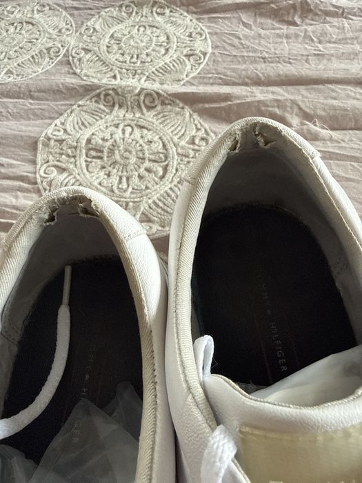 Tommy Hilfiger skorzane 43 -29 cm wewnatrz mierzona