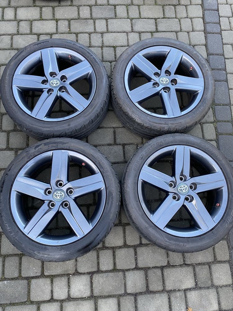 Alufelgi 5x114,3 17 cali Toyota Avensis Rav4 CHR Hilux Corolla Verso