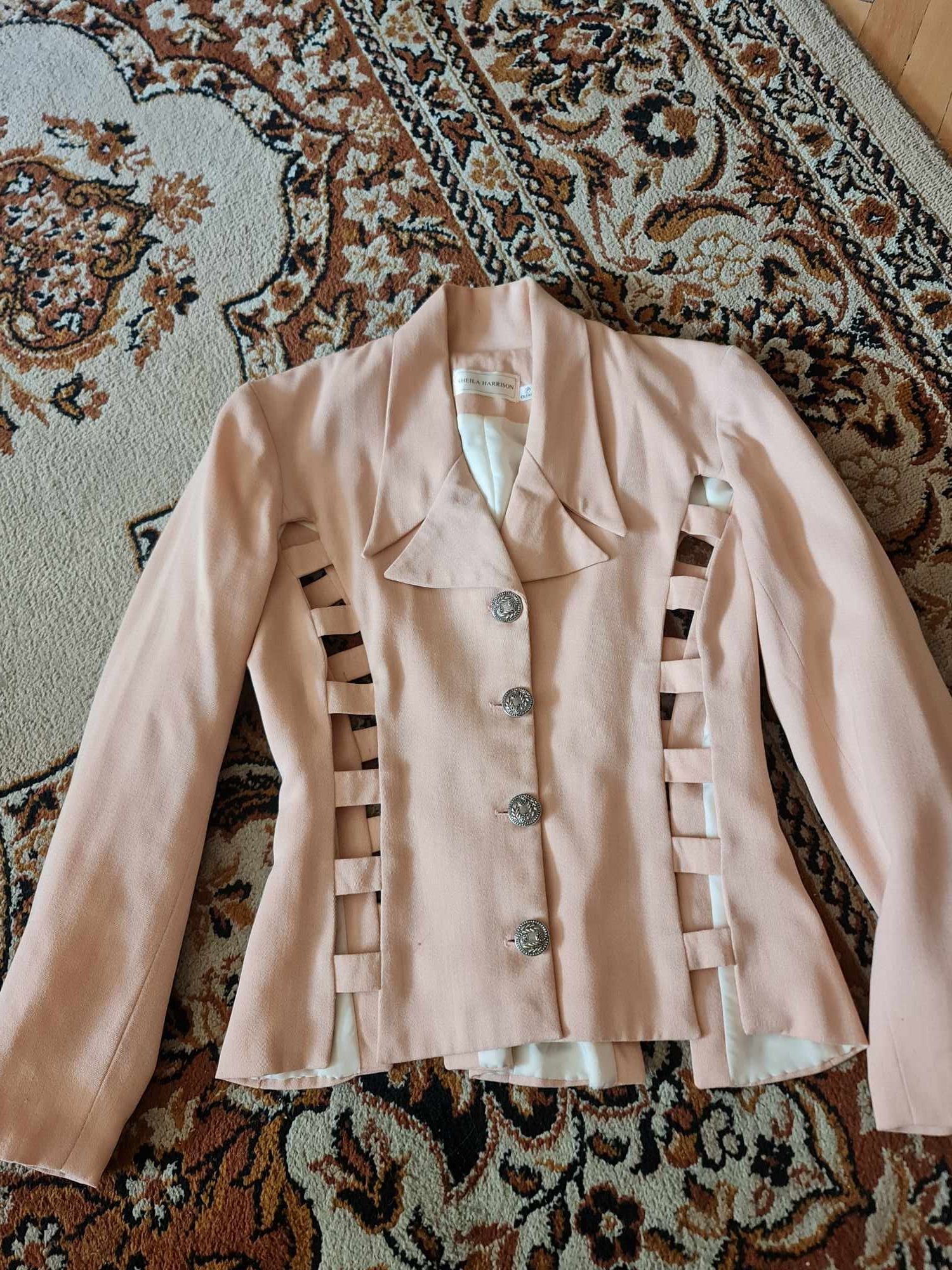 ANude różowa marynarka vintage modne wycięcia  guziki Sheila Harrison