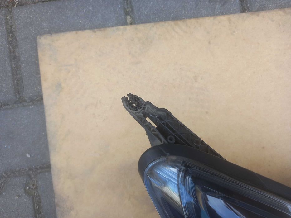 reflektor lampa przód opel insignia lift led 13-17 prawy europa cały