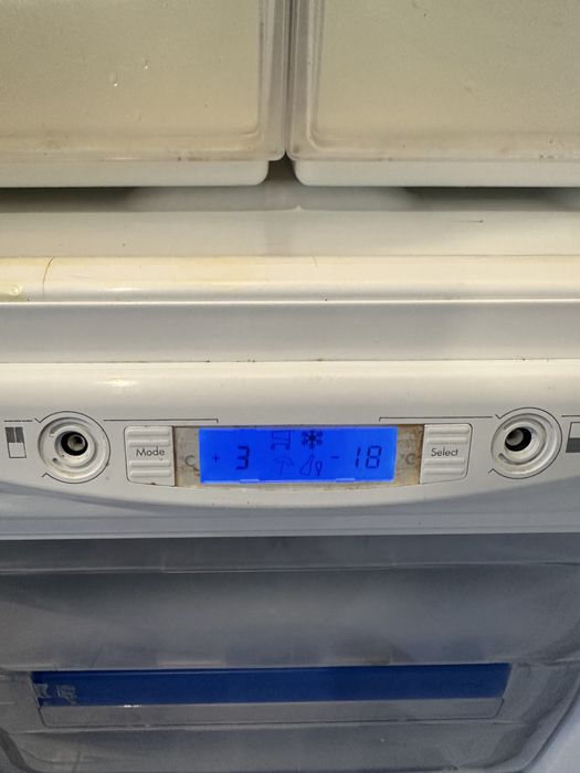 Вбудований холодильник ARISTON BCS 333 GE