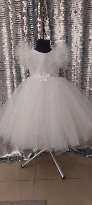 Нові святкові новорічні дитячі святкові сукні  сніжинка зірочка зима