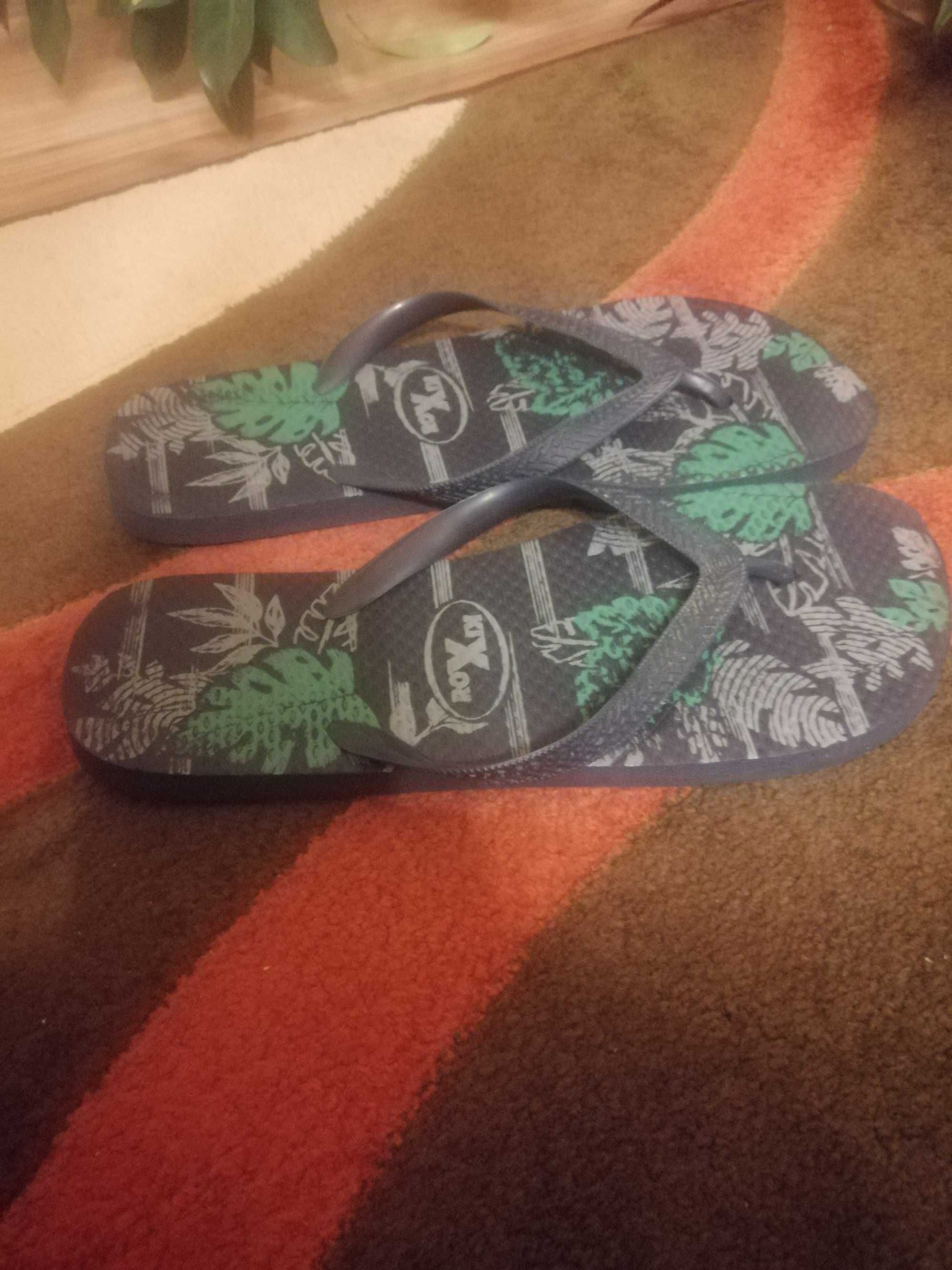 Klapki basenowe 44-45.