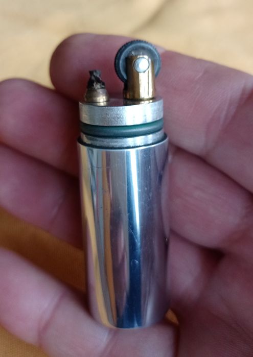 Запальничка бензинова