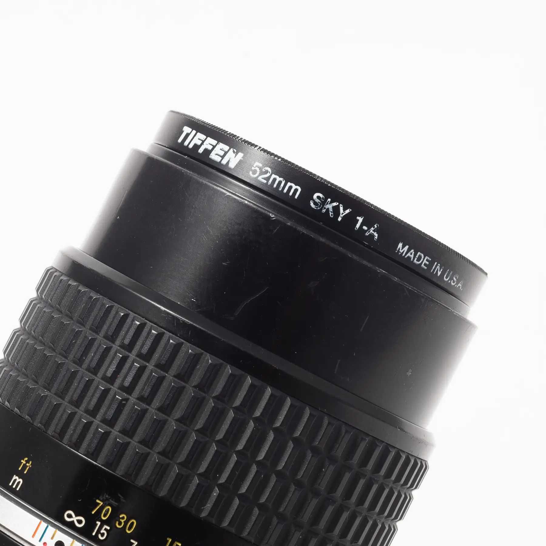 Об'єктив Nikon 105mm f/2.5 Nikkor Ai-s