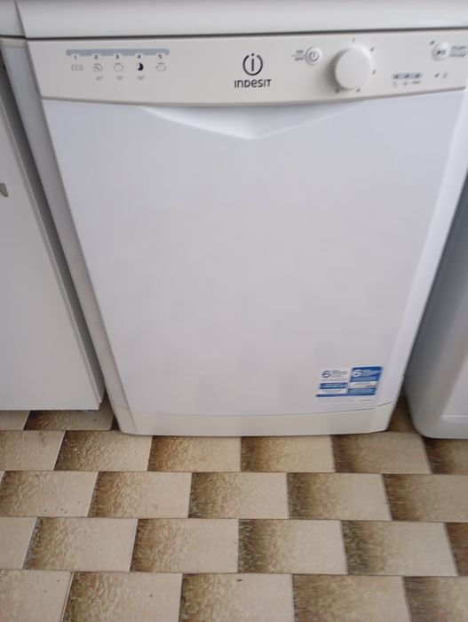 Máquina de lavar loiça Indesit
