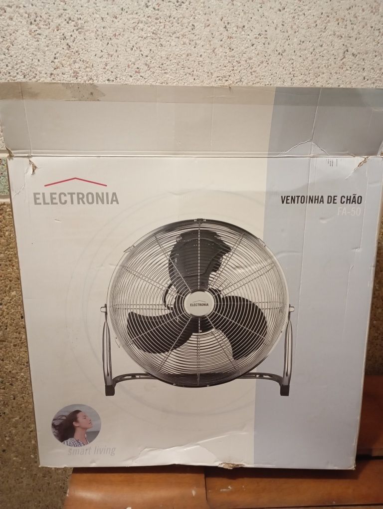 Ventoinha de chão Electronia
