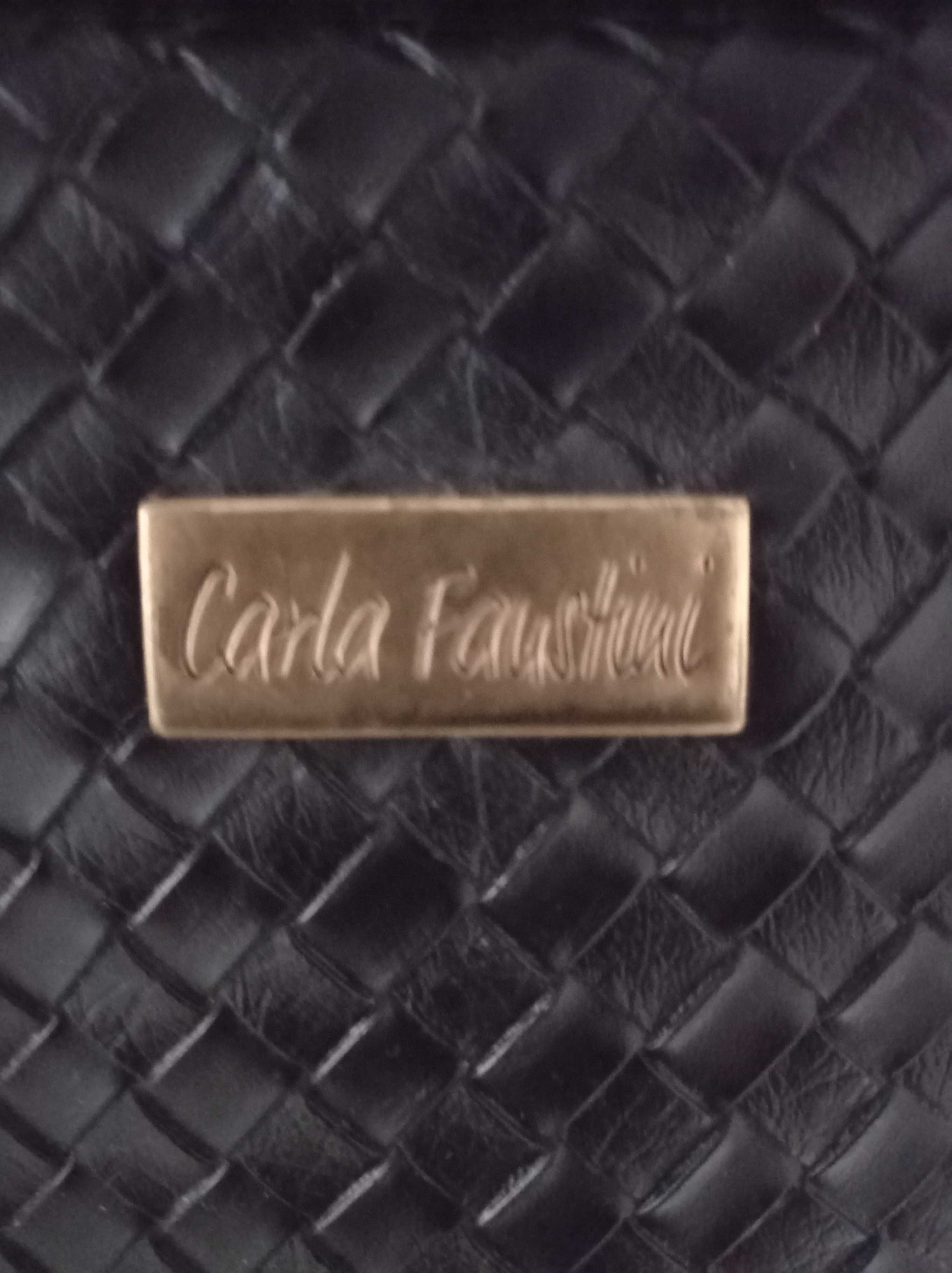 Czarna torebka Carla Faustini