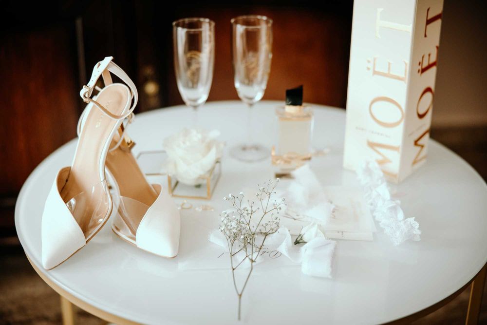 Buty ślubne WOJAS białe złoty obcas rozm. 38