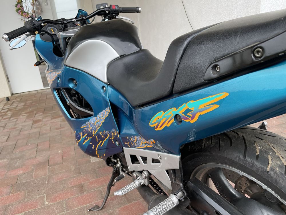 Motocykl Suzuki GSXF 600