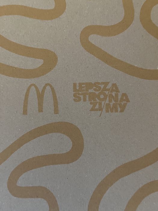 Limitowany sweter drwal unisex, czapka i skarpetki marki McDonald