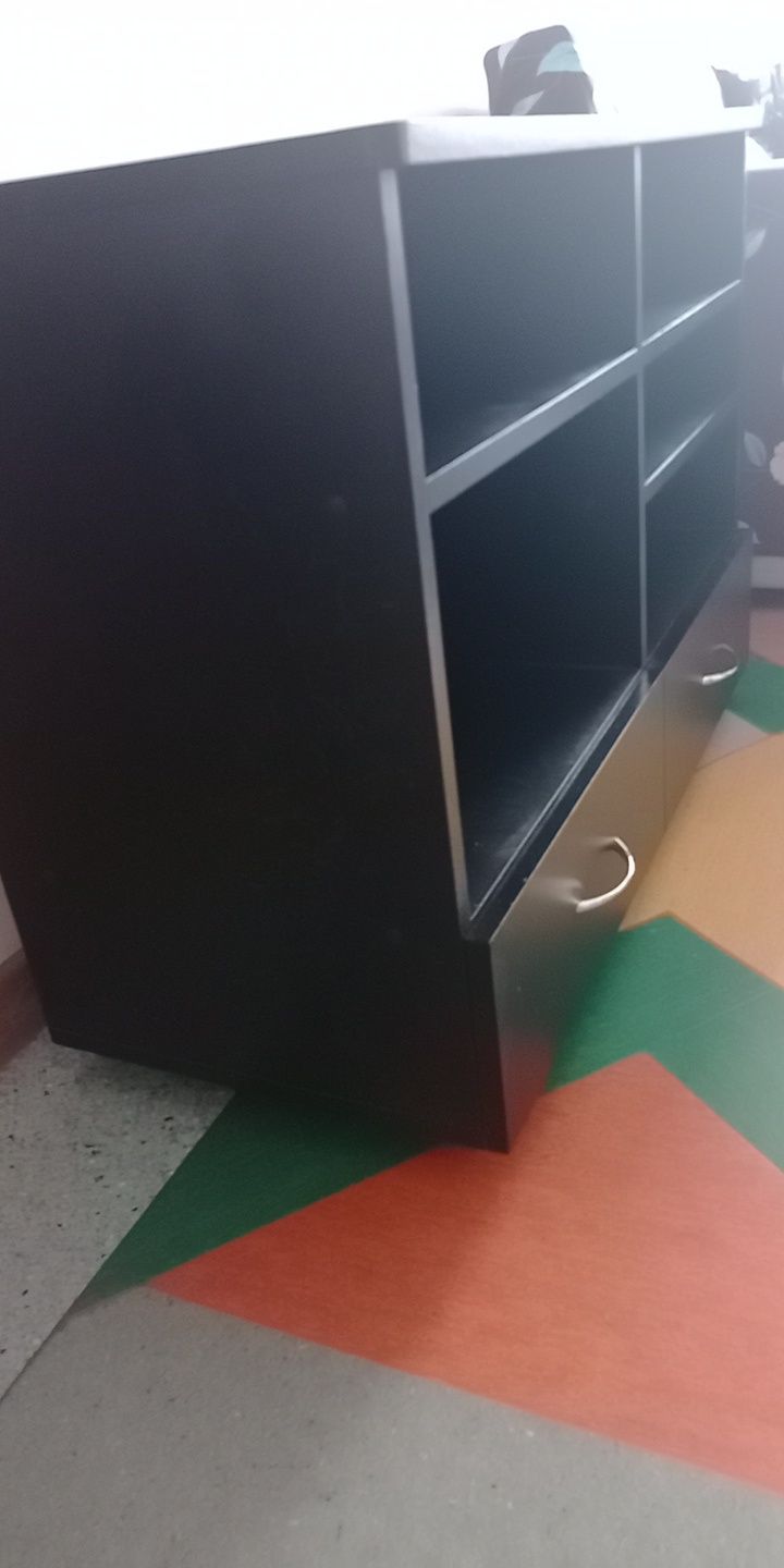 Czarna szafka z 2 szufladami