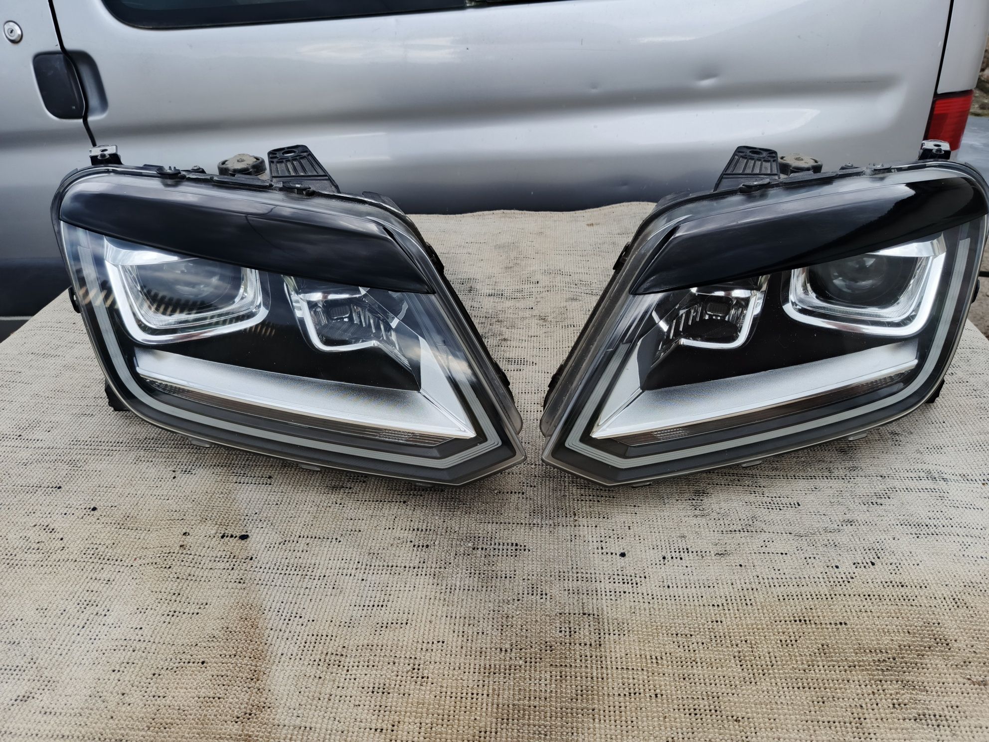 VW Amarok lift Bi Xenon europa