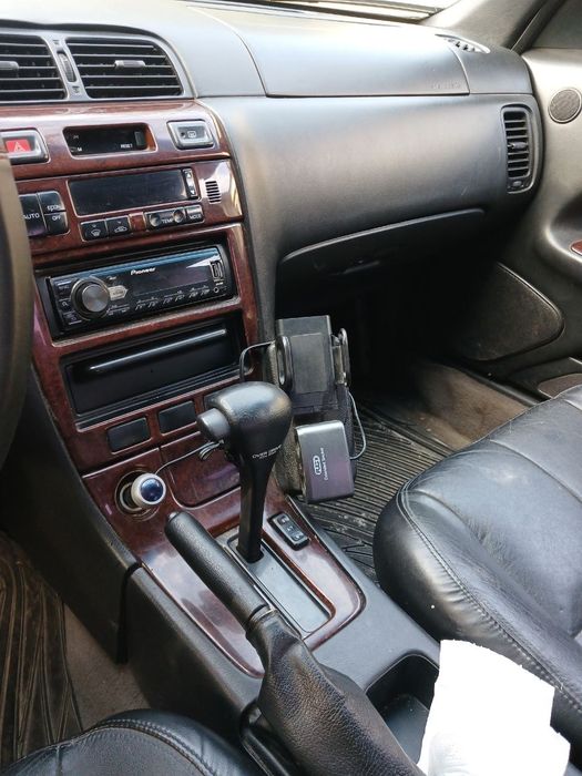 Автомобіль Nissan Maxima 1998