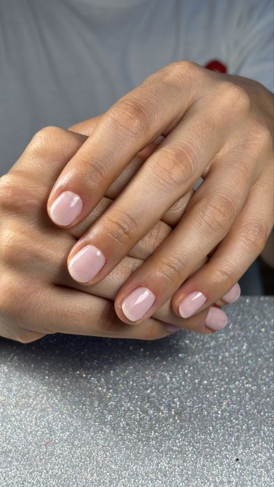 Gel em unha natural, gelinho mãos e pés, embelezamento de mãos e pés