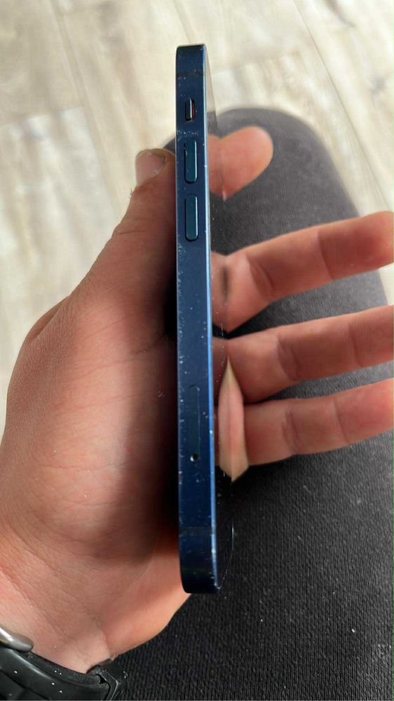 Iphone 12 mini.