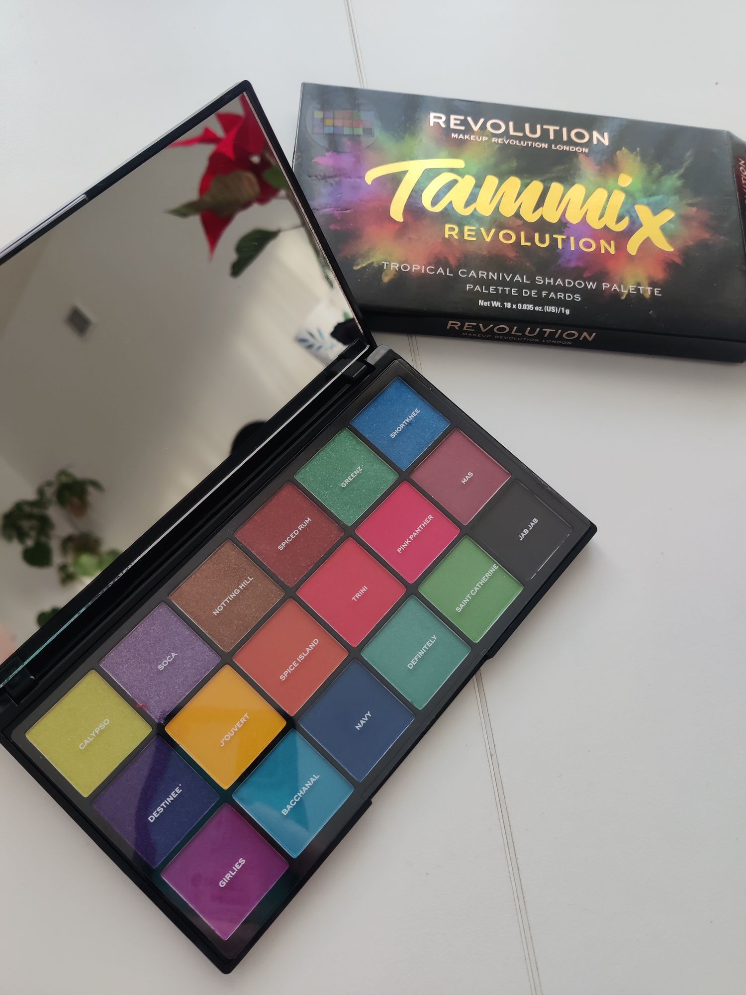 Makeup Revolution X Tammi Tropical Carnival Palette paletka cieni