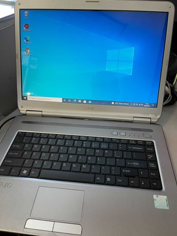 Laptop 15"/SONY VAIO vgn-nr38m//Idealny/naped/srebrny