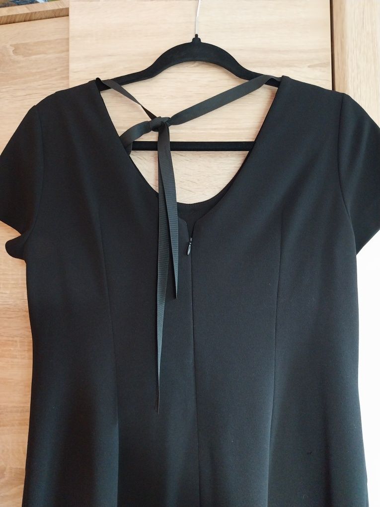 Elegancka sukienka z brylancikami