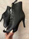 Buty                                        Nowe