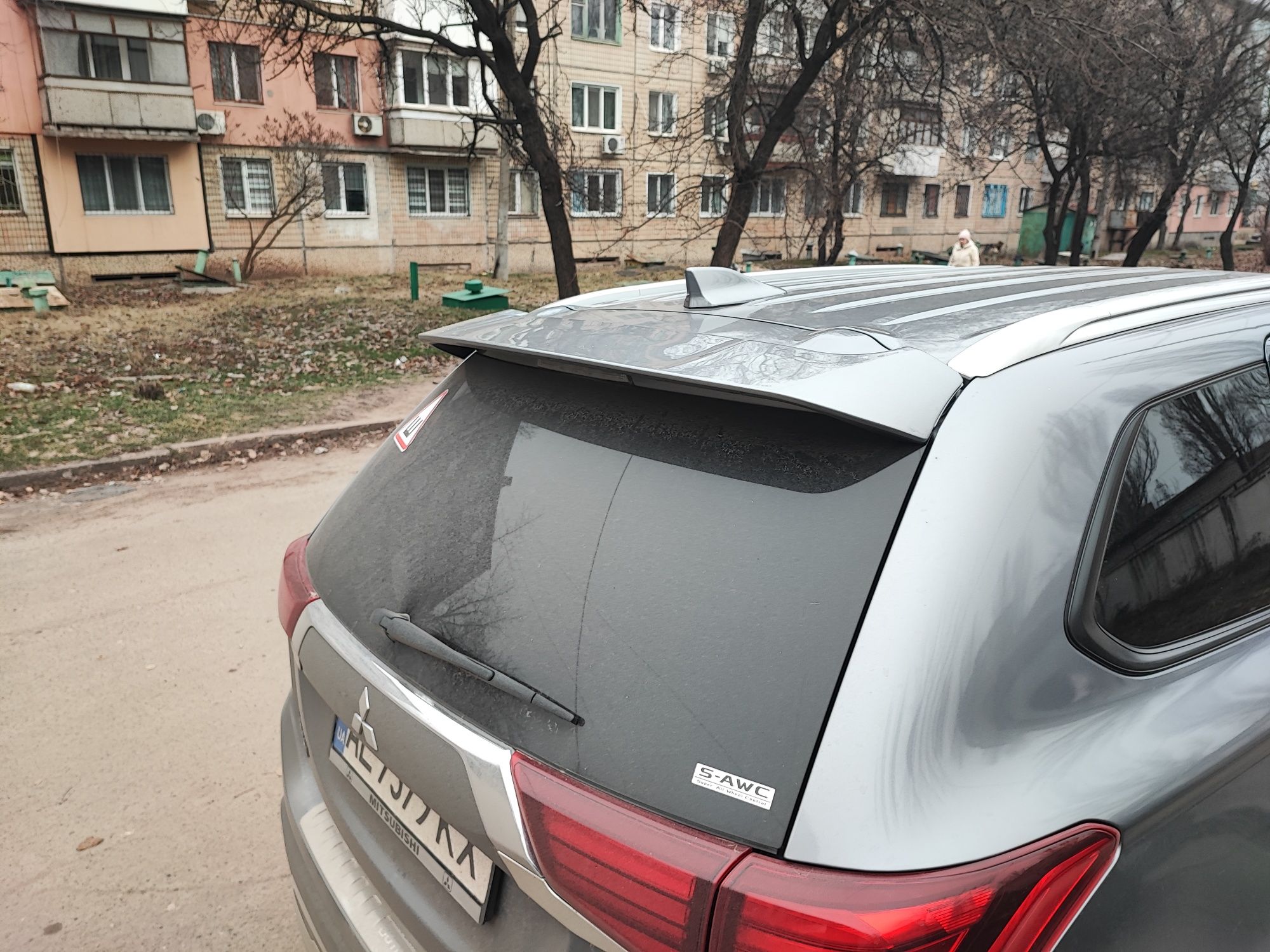 Спойлер Mitsubishi Outlander 3 2013-2021