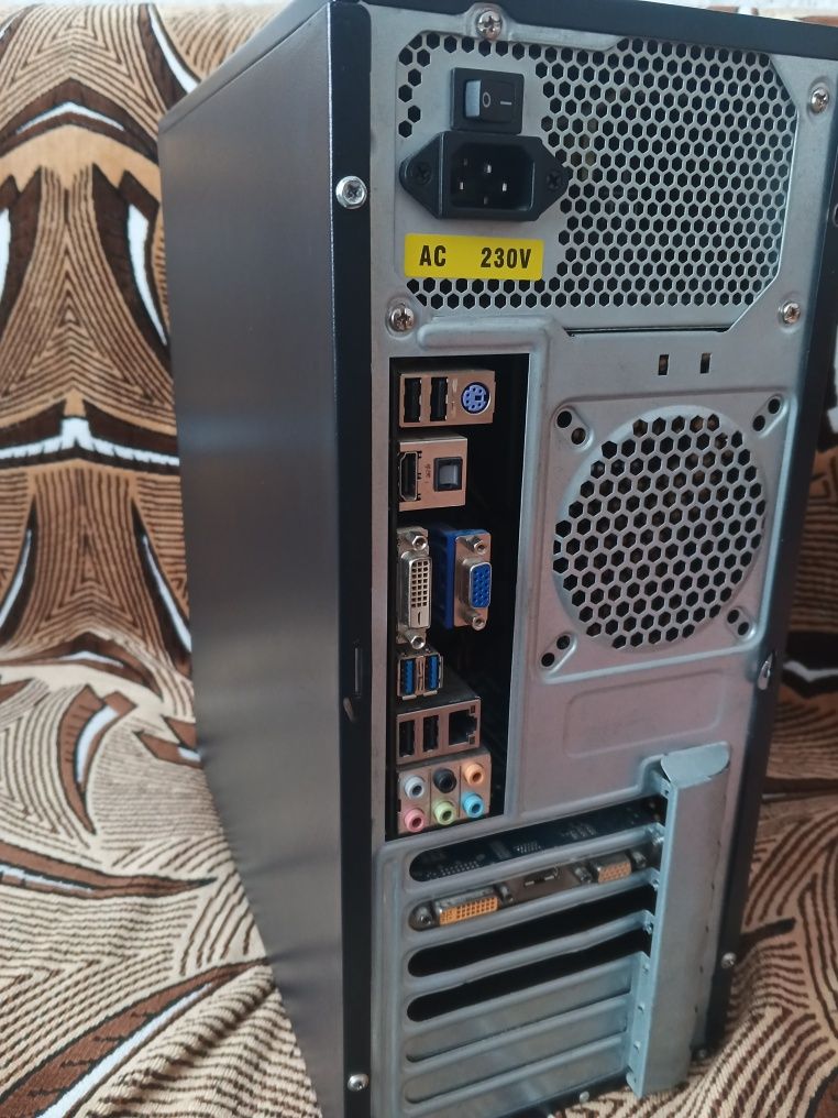 Продам системний блок AMD Athlon x2 260( 3.200MHz) 8gb ozu 1gb video