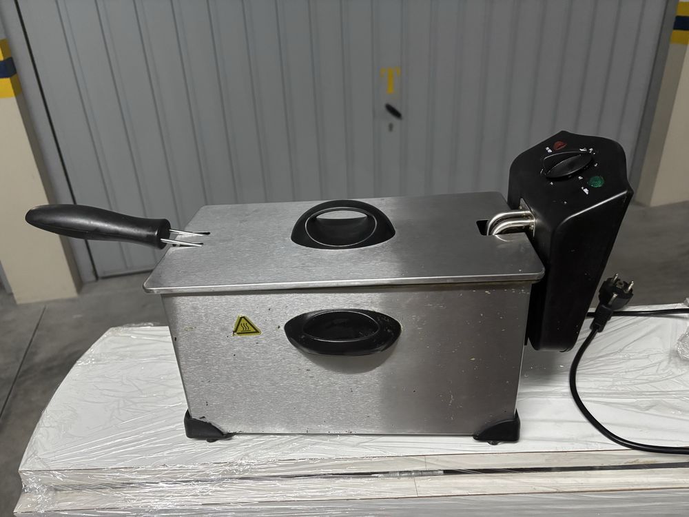 Vendo diversos utensilios para café/restaurante.