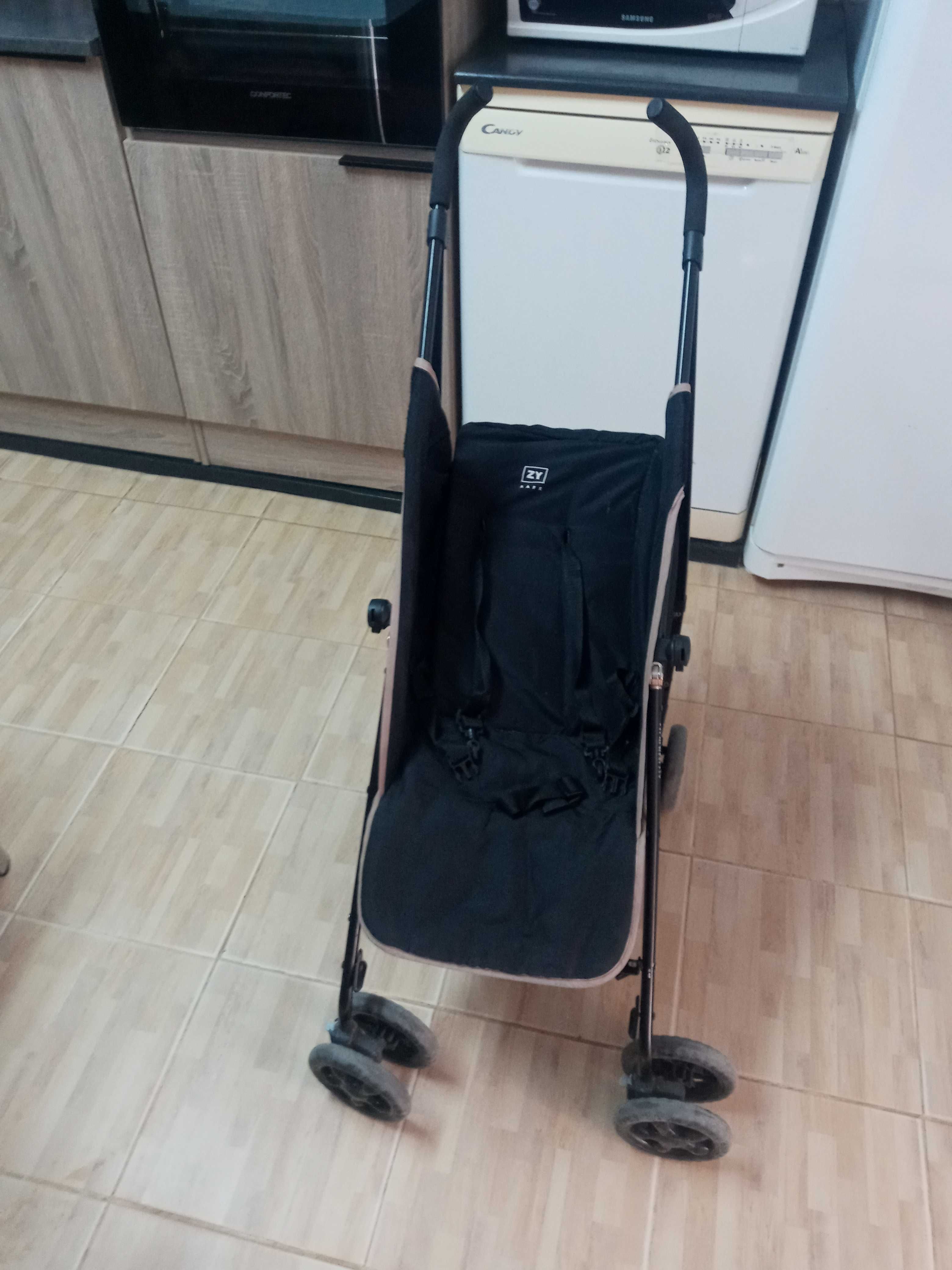 Carrinho de passeio com cesto ,deita e ajusta nas pernas .otimo estado
