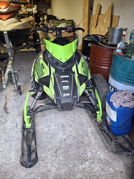 Снігохід Arctic Cat M8000