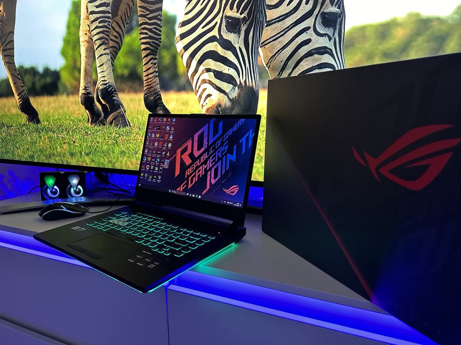 Ноутбук Asus ROG Strx Как Новый + Полный Комплект