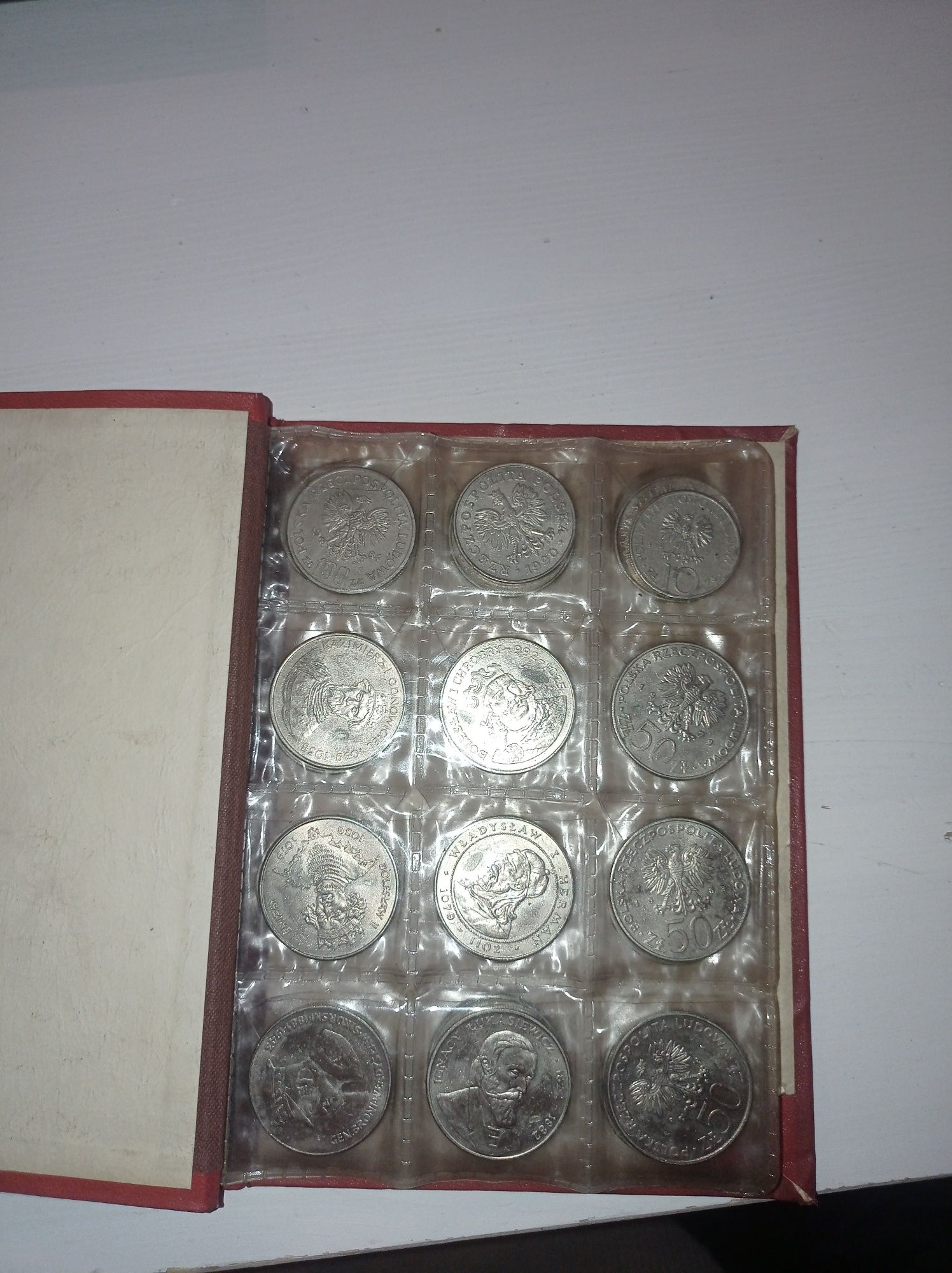 Dwa klasery z monetami 82 sztuki