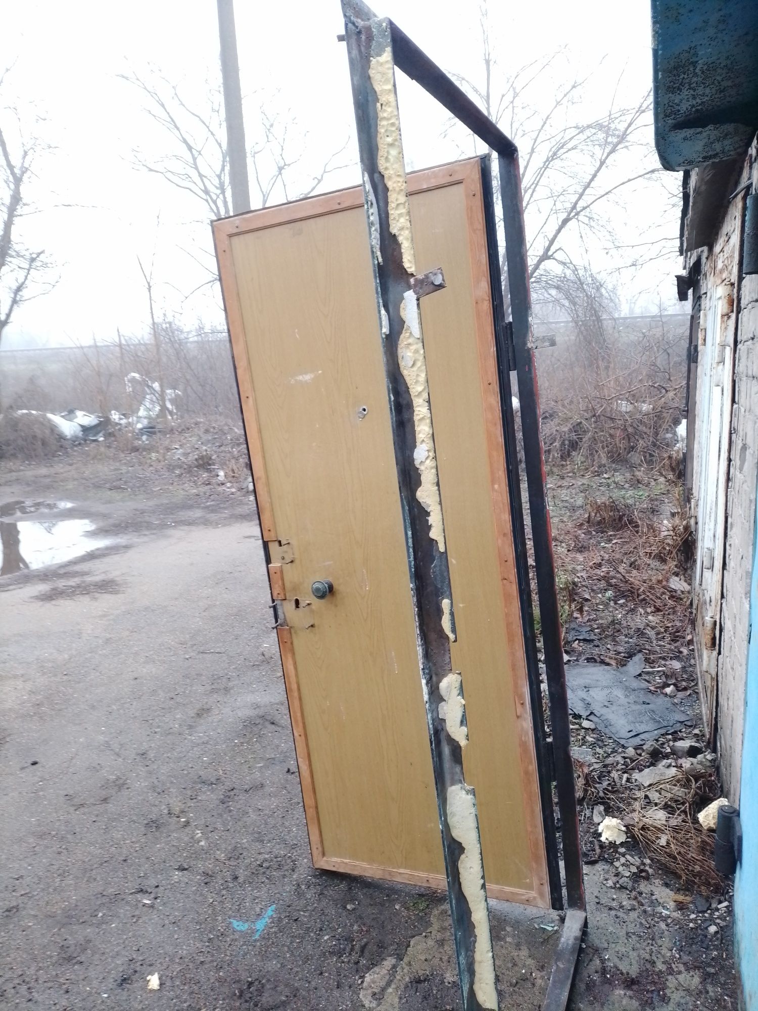 Двери металлические б у