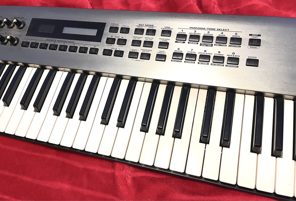 Roland RS-5 64 voice synthesizer